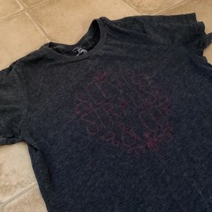 Vintage women Levi’s t-shirt, dark grey, burgundy logo, fit S